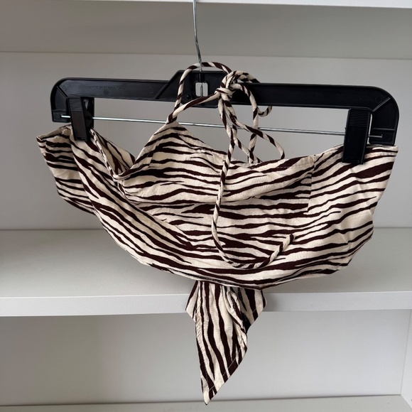 MOTEL Maudy Halter Tie Crop Top in Easy Tiger - Picture 4 of 6